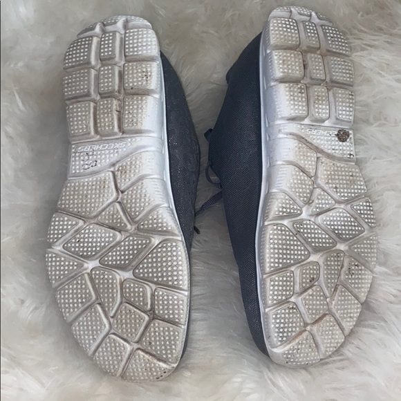 Subtle leopard print, memory foam 👟 - Picture 3 of 5